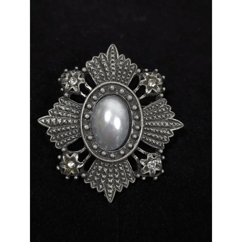 Retro Art Deco‎ Gray Metallic Faux Pearl Crystal Medallion Cross Brooch Pin